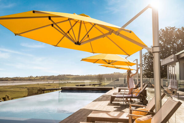 Shade7 Riviera 3.5m Octagonal Cantilever Umbrella V4